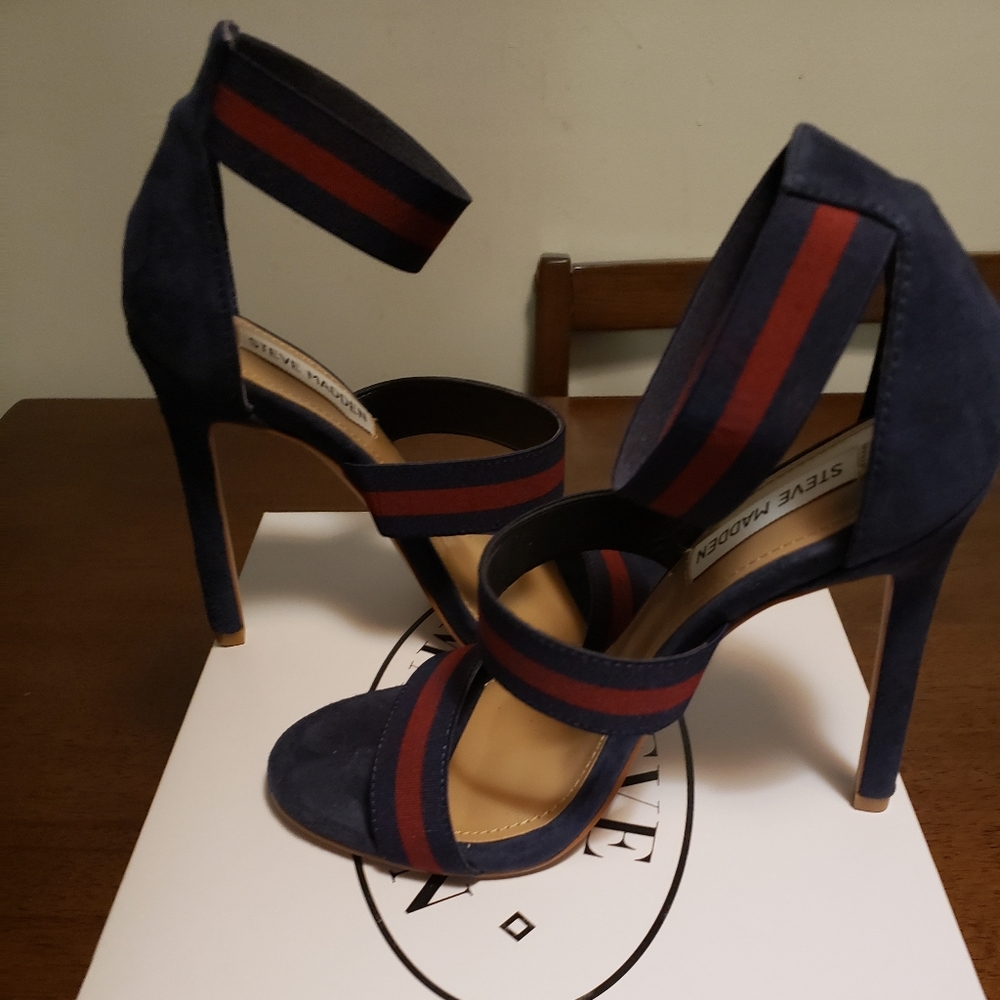 Shoes - Picture 3 of 7